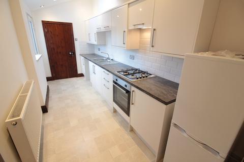 3 bedroom semi-detached house to rent, Allt-yr-Yn Close, Newport, Gwent