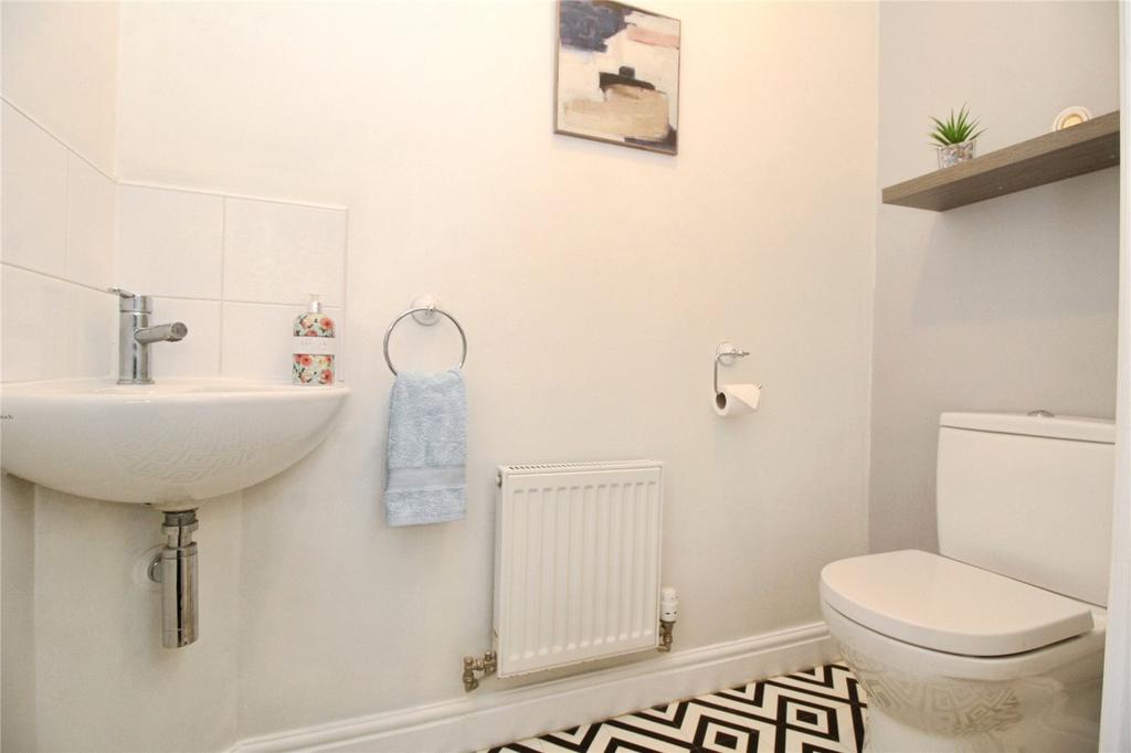 Cloakroom/Wc