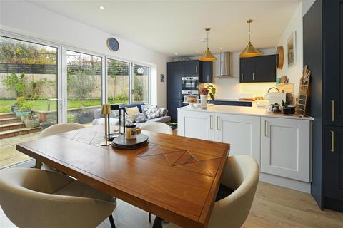 4 bedroom semi-detached house for sale, Meadow View, 4 Pinnock Place, Pluckley