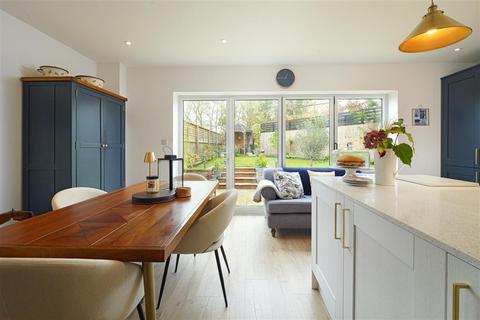 4 bedroom semi-detached house for sale, Meadow View, 4 Pinnock Place, Pluckley