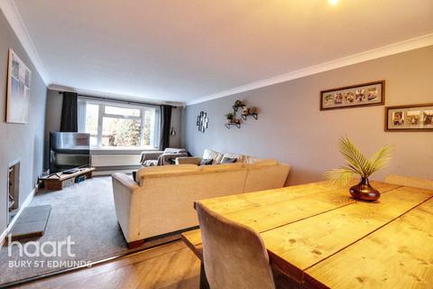 4 bedroom semi-detached house for sale, Westgarth Gardens, Bury St Edmunds