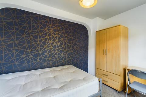 6 bedroom semi-detached house to rent, The Crescent, Brighton