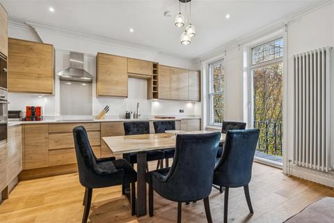 undefined, Welbeck Court, Addison Bridge Place, W14