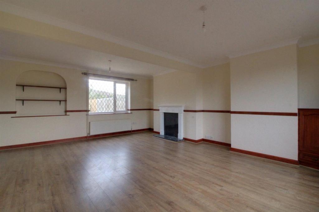 Living room 2.jpg