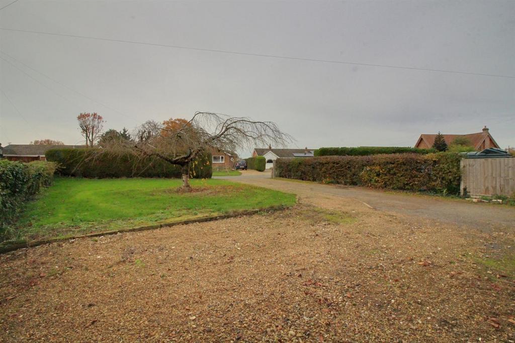 AD0527 Driveway.jpg