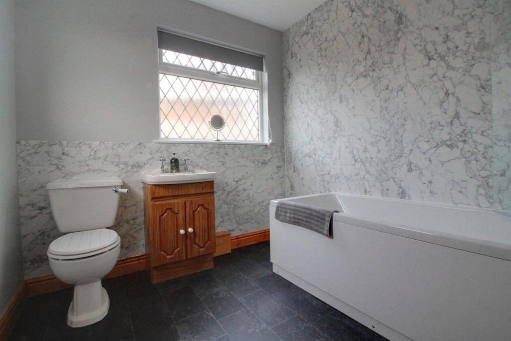 AD0527 Bathroom.jpg
