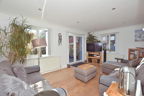 3 bedroom detached house for sale, Hamberts Road, South Woodham Ferrers