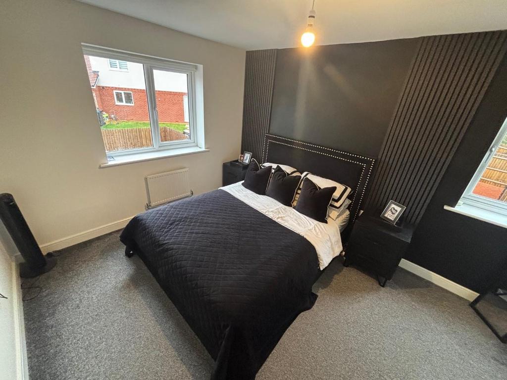 Bed 1.jpg