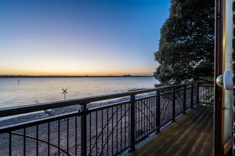 undefined, Netley Castle, SO31