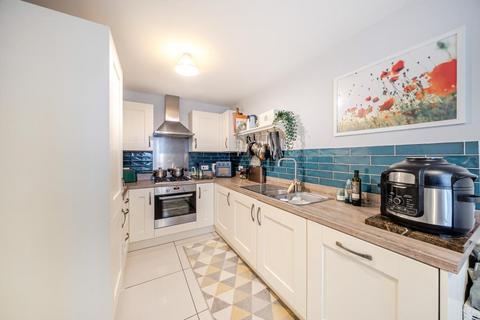 4 bedroom semi-detached house for sale, Kingsmere,  Bicester,  Oxfordshire,  OX26