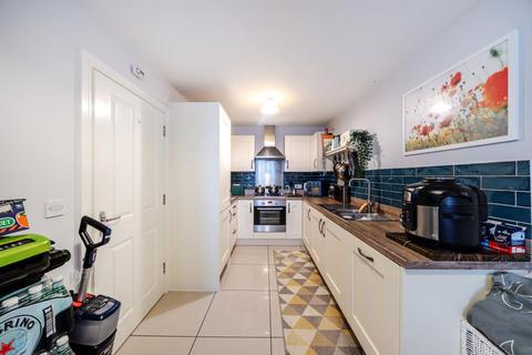 4 bedroom semi-detached house for sale, Kingsmere,  Bicester,  Oxfordshire,  OX26