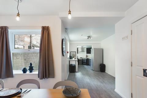 6 bedroom house to rent, ACOMB STREET, Manchester M14