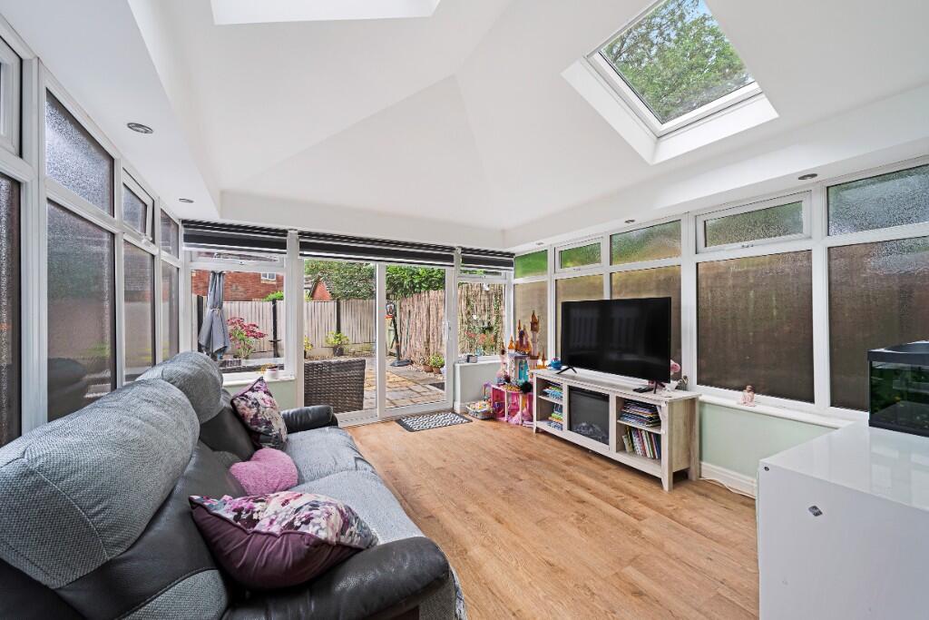 3 bedroom Ideal for Sharer's