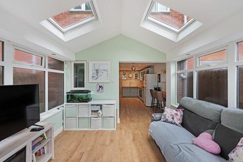 undefined, Silvester Road, London, SE22