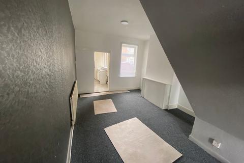 2 bedroom terraced house to rent, Leicester LE2