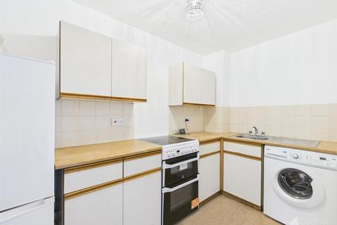 undefined, Bradman Way, Stevenage SG1