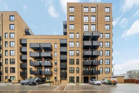 1 bedroom in a flat share to rent, Boston Road, London W7