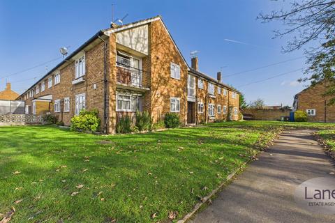 2 bedroom flat for sale, Birchfield Road, Cheshunt, Waltham Cross