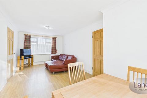2 bedroom flat for sale, Birchfield Road, Cheshunt, Waltham Cross
