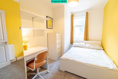 5 bedroom terraced house to rent, Woodside Road, Southampton, SO17 2GQ