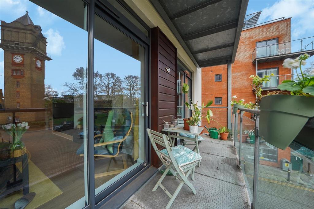 Flat 38, Cherrywood Lodge - 1b Bw Tri7unrt N2 Bnc SUf.j