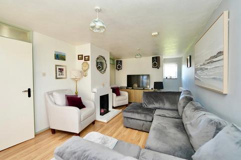 2 bedroom end of terrace house for sale, Sycamore Drive, Huntingdon, PE29