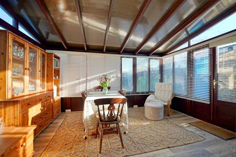 2 bedroom end of terrace house for sale, Sycamore Drive, Huntingdon, PE29