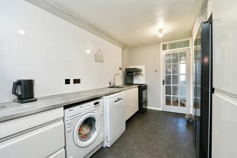 2 bedroom end of terrace house for sale, Sycamore Drive, Huntingdon, PE29