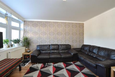 3 bedroom semi-detached house for sale, Fauna Close, Chadwell Heath RM6