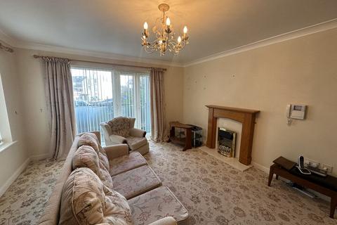 2 bedroom flat for sale, Wood Street, Menai Bridge, Anglesey, LL59