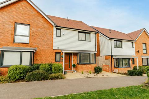 3 bedroom semi-detached house for sale, Elliot Drive, Faversham, ME13