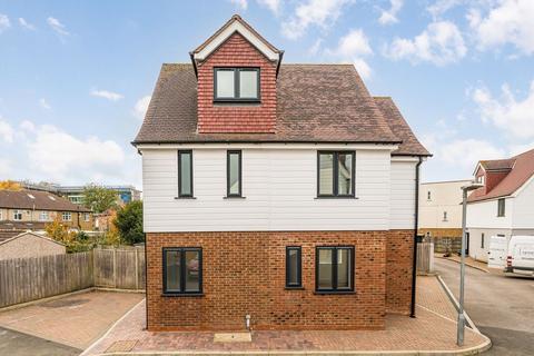 Kavsan Place, Hounslow TW5