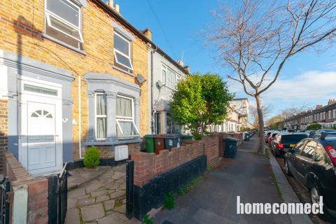 4 bedroom terraced house to rent, Trumpington Road, London