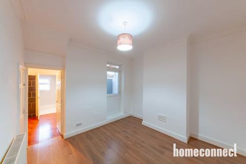 4 bedroom terraced house to rent, Trumpington Road, London