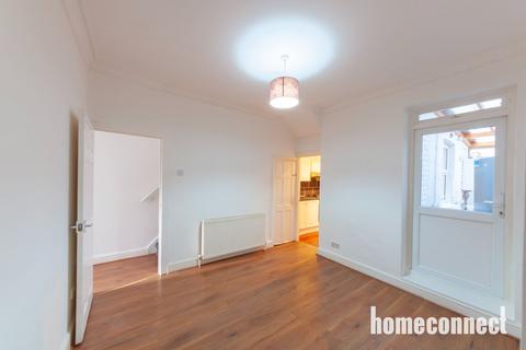 4 bedroom terraced house to rent, Trumpington Road, London