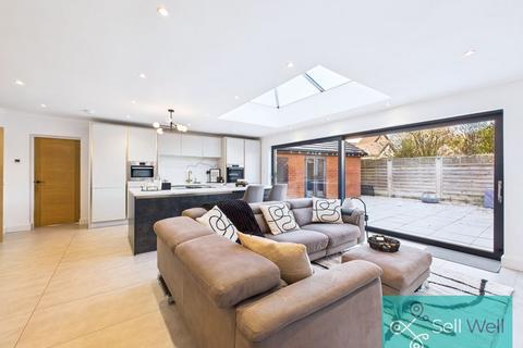 4 bedroom semi-detached house for sale, Ladybridge Avenue, Manchester M28