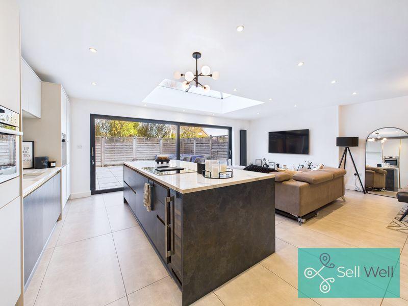 Kitchen / Island /
