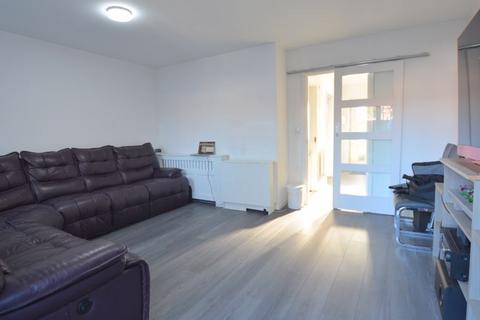2 bedroom semi-detached house to rent, Hurrell Drive, Harrow