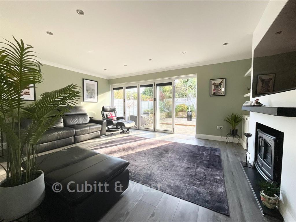 Lounge 4