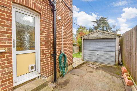 4 bedroom semi-detached house for sale, Knowle Road, Maidstone ME14