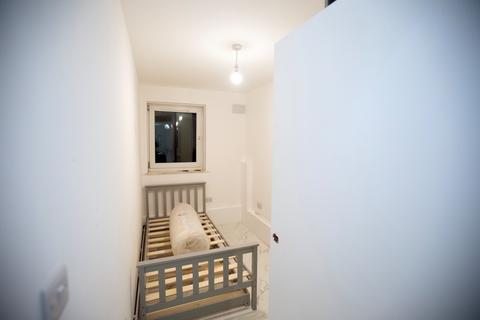 undefined, Hunsdon Close, Dagenham, Essex, RM9