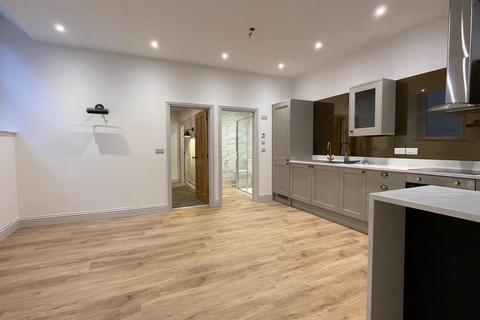 undefined, Flat 5, 19 Worcester Road, Malvern, Worcestershire, WR14