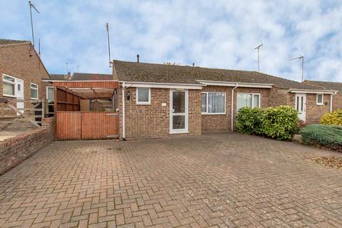 3 bedroom semi-detached house to rent, Sandringham Road, Kings Sutton OX17