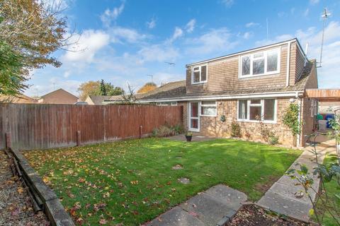 3 bedroom semi-detached house to rent, Sandringham Road, Kings Sutton OX17