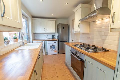 3 bedroom semi-detached house to rent, Sandringham Road, Kings Sutton OX17