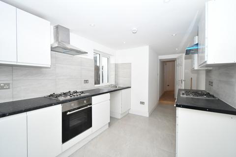 7 bedroom terraced house to rent, Caistor Park Road, London, E15