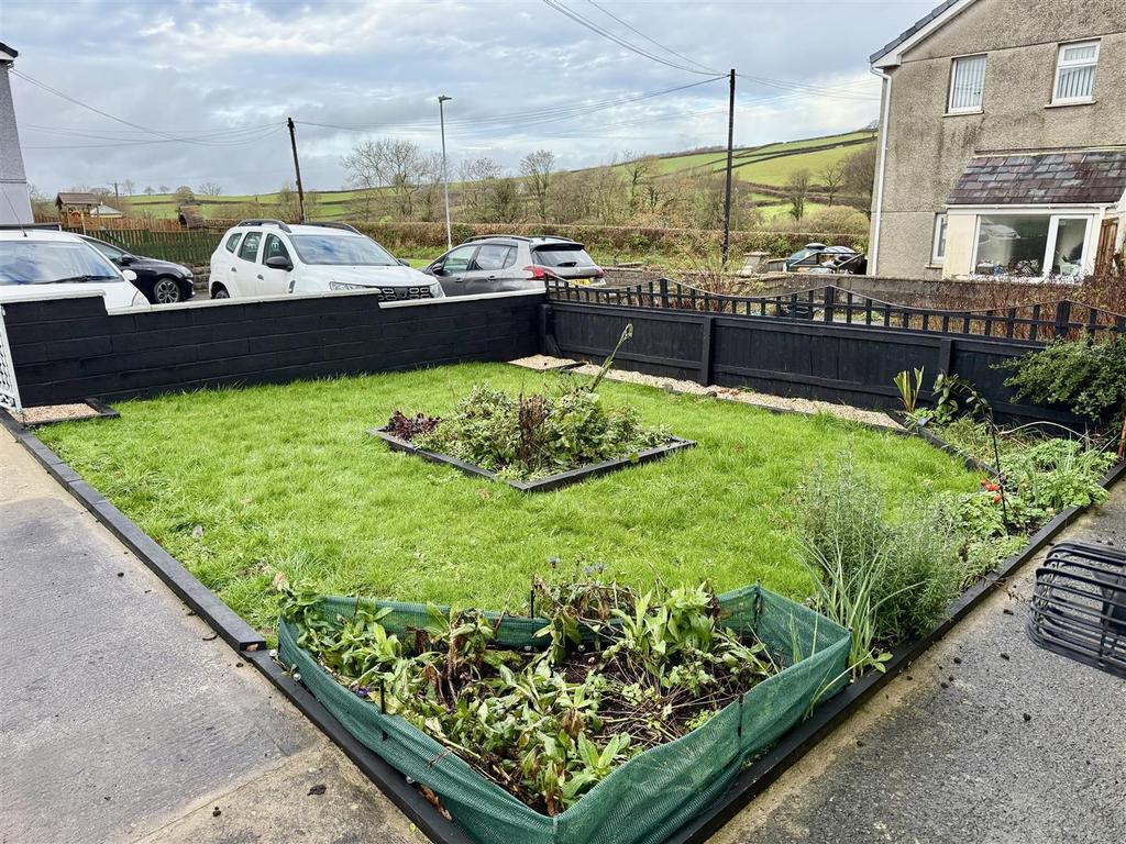Front Lawned Garden