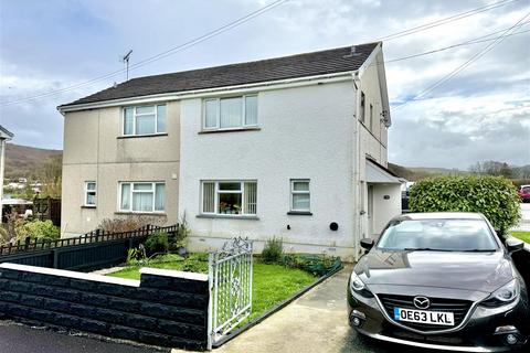 undefined, Bro Rhydybont, Llanybydder