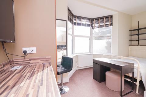 2 bedroom flat to rent, Edge Lane, Liverpool L7