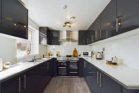 5 bedroom house to rent, Crofton Street, Manchester M14